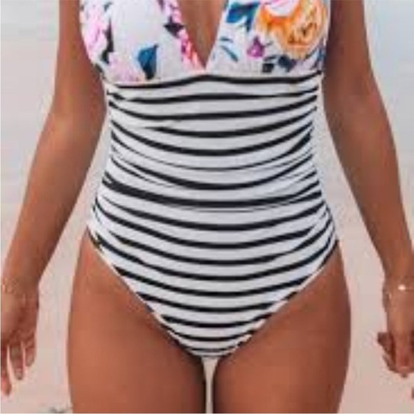 NWT CUPSHE FLORAL ONE PIECE SWIMSUIT 1X - Picture 5 of 10
